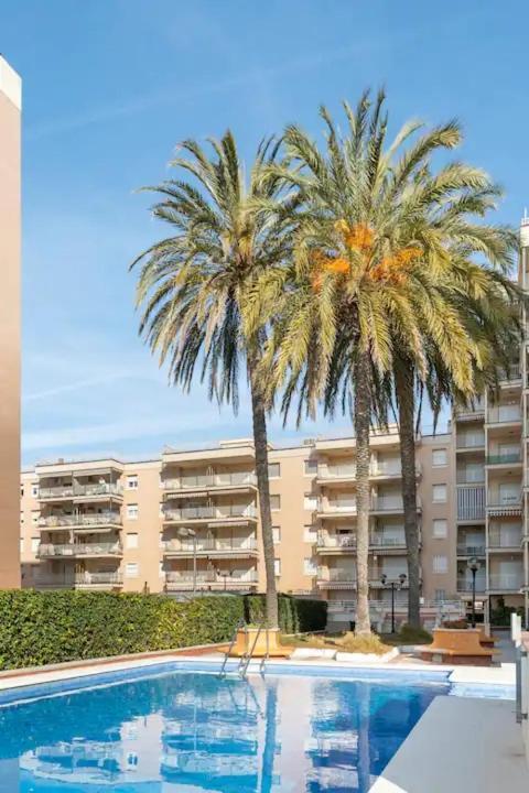 Sea Front Apart. 2 Pools / 1ª Linea. 2 Piscinas Apartment Segur de Calafell Bagian luar foto