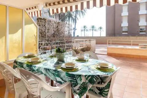 Sea Front Apart. 2 Pools / 1ª Linea. 2 Piscinas Apartment Segur de Calafell Bagian luar foto