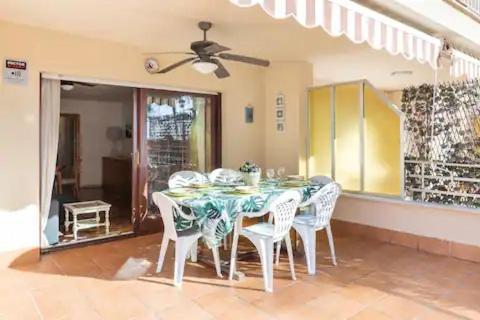 Sea Front Apart. 2 Pools / 1ª Linea. 2 Piscinas Apartment Segur de Calafell Bagian luar foto