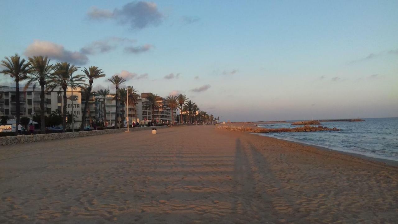 Sea Front Apart. 2 Pools / 1ª Linea. 2 Piscinas Apartment Segur de Calafell Bagian luar foto